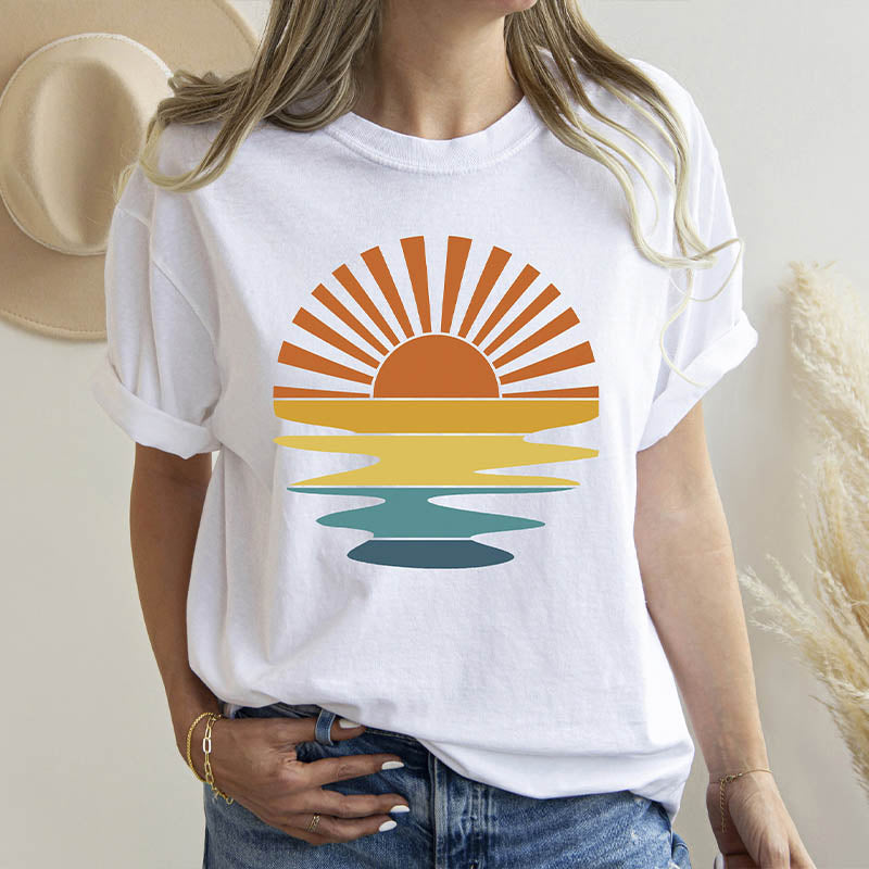 Retro Sunset Rays Wavy T-Shirt