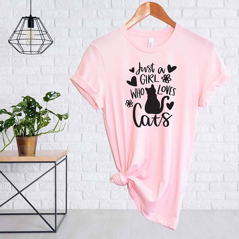 Just A Girl Who Loves Cats T-Shirt