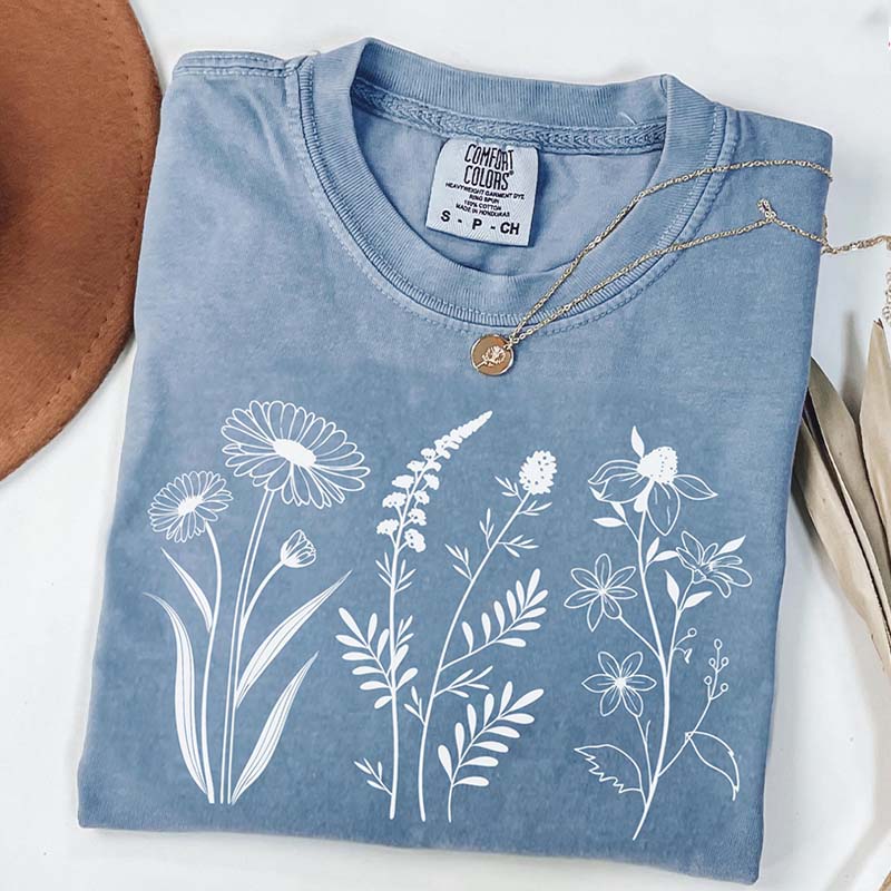 Minimalist Botanical Line Art Wildflower T-Shirt