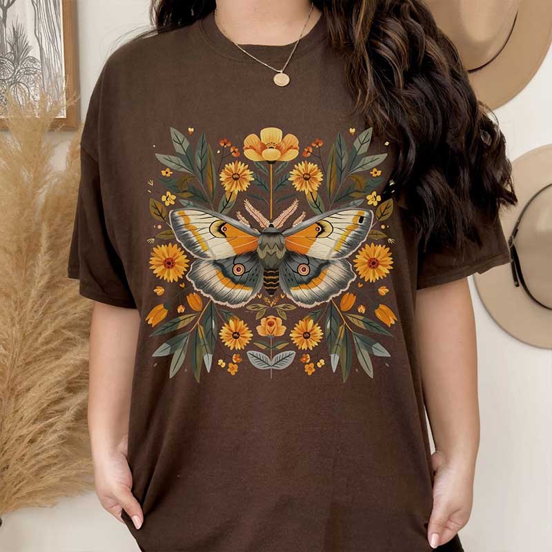 Cute Goblincore Moth Witchy Whimsigoth T-Shirt