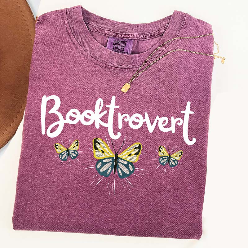 Booktrovert Librarian Lover T-shirt