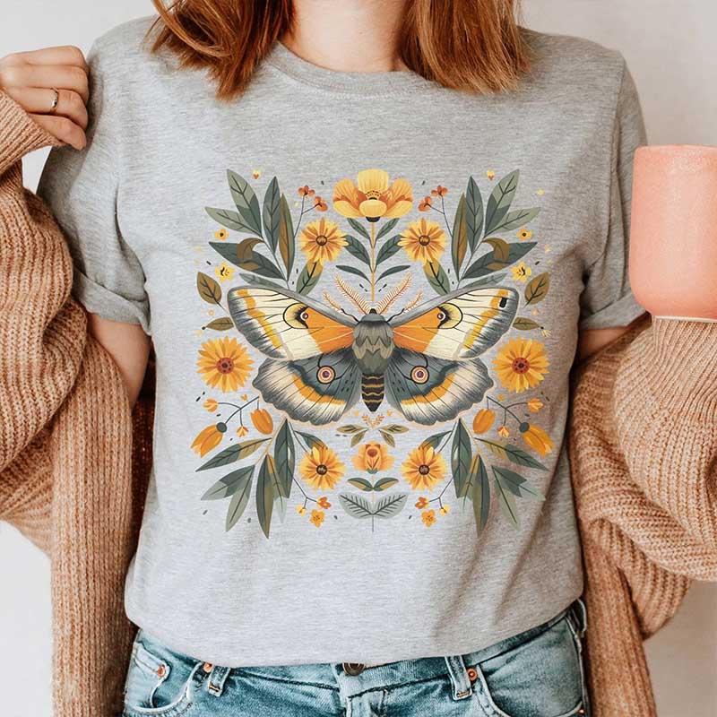 Cute Goblincore Moth Witchy Whimsigoth T-Shirt