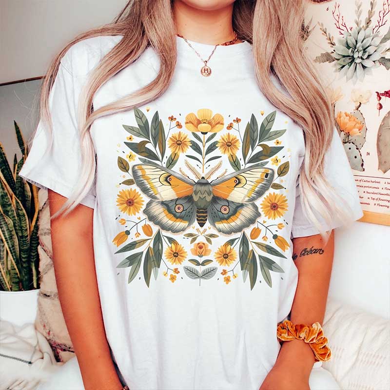 Cute Goblincore Moth Witchy Whimsigoth T-Shirt