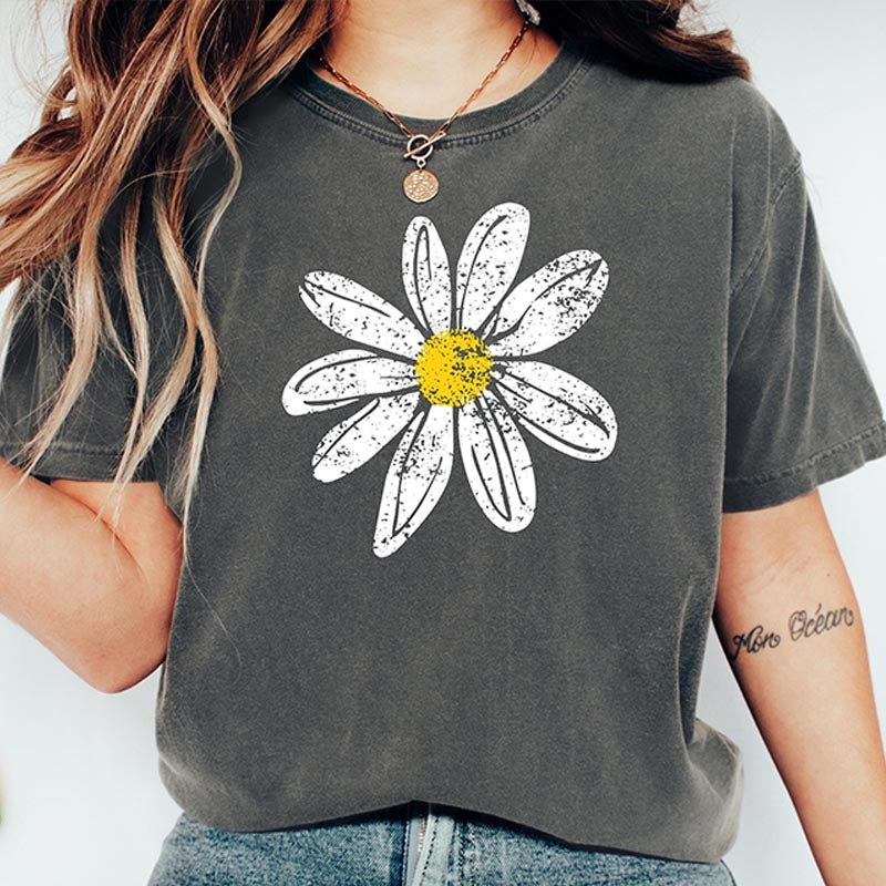 Trendy Spring Summer Daisy Wildflower T-Shirt