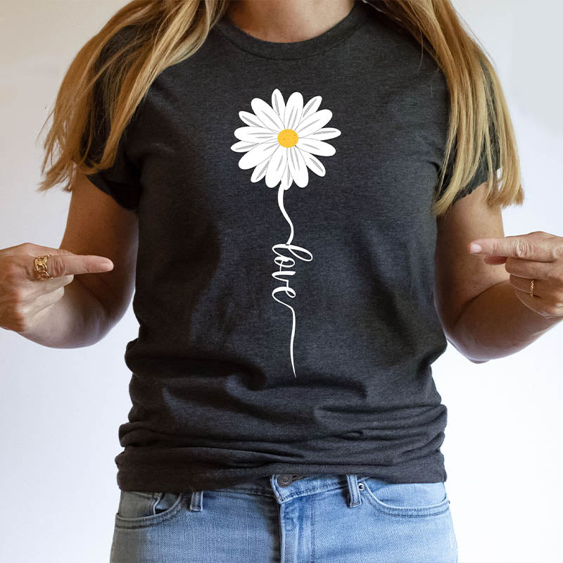 Daisy Love Birth Month FlowerT-Shirt