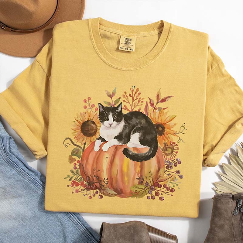 Fall Pumpkin Tuxedo Cat T-Shirt