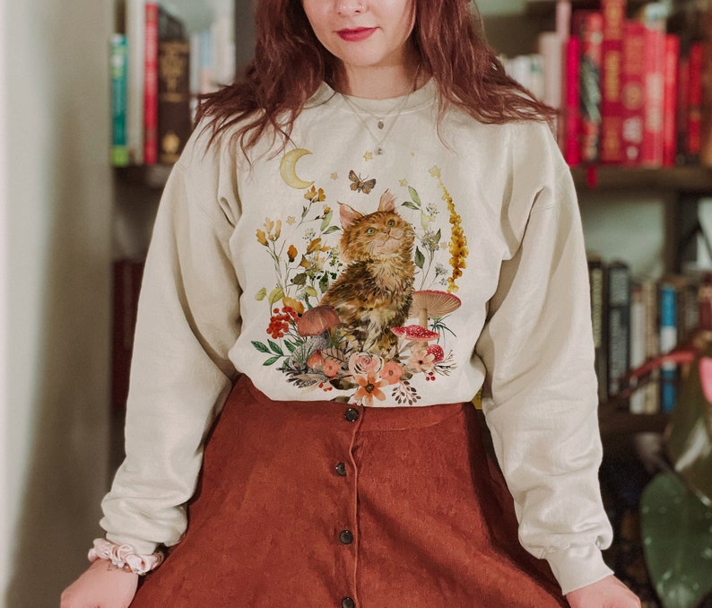 Vintage Cat  Floral Aesthetic Crewneck Sweatshirt