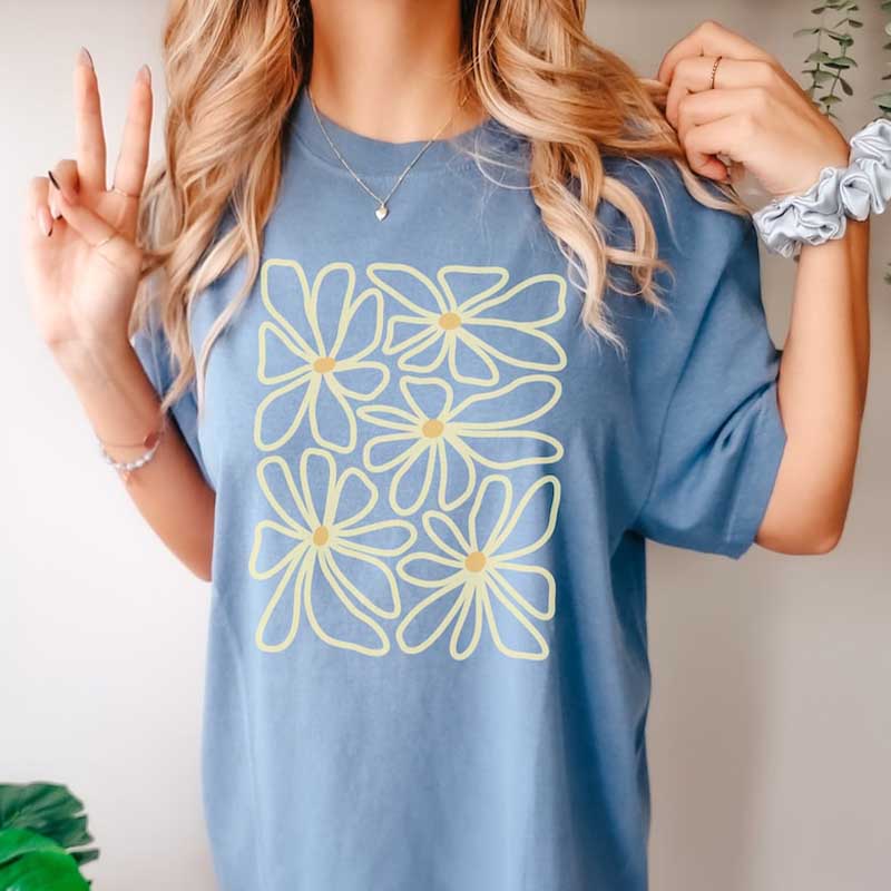 Daisy Floral Trendy Graphic T-shirt