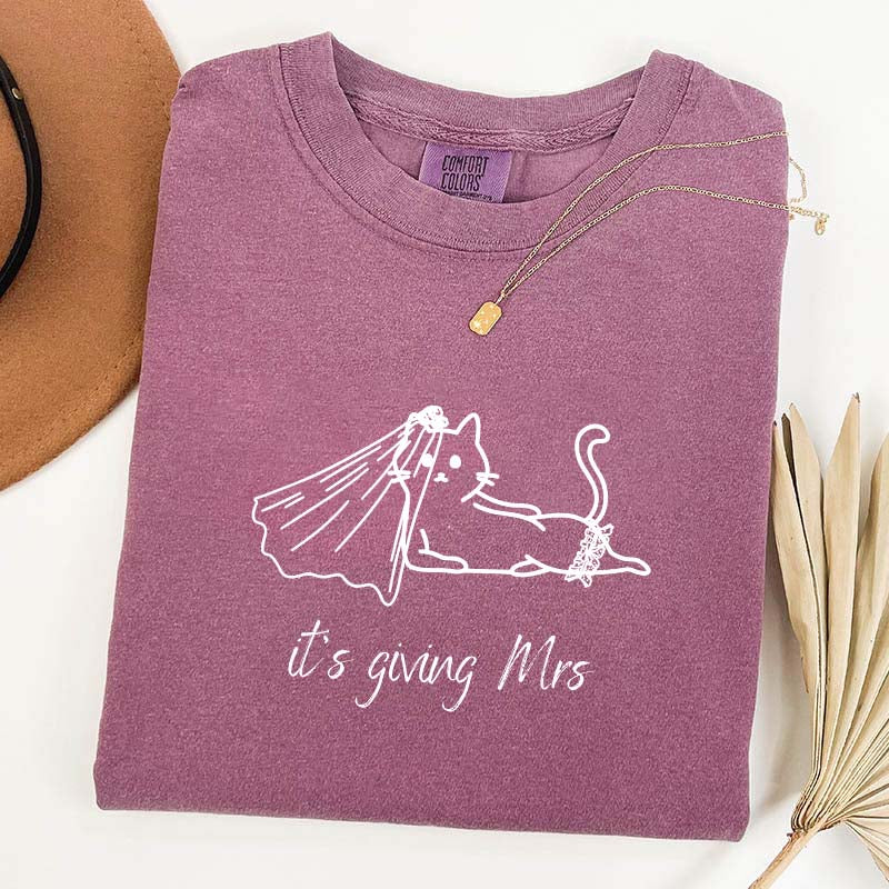 Its Giving Mrs Cat Theme T-Shirt