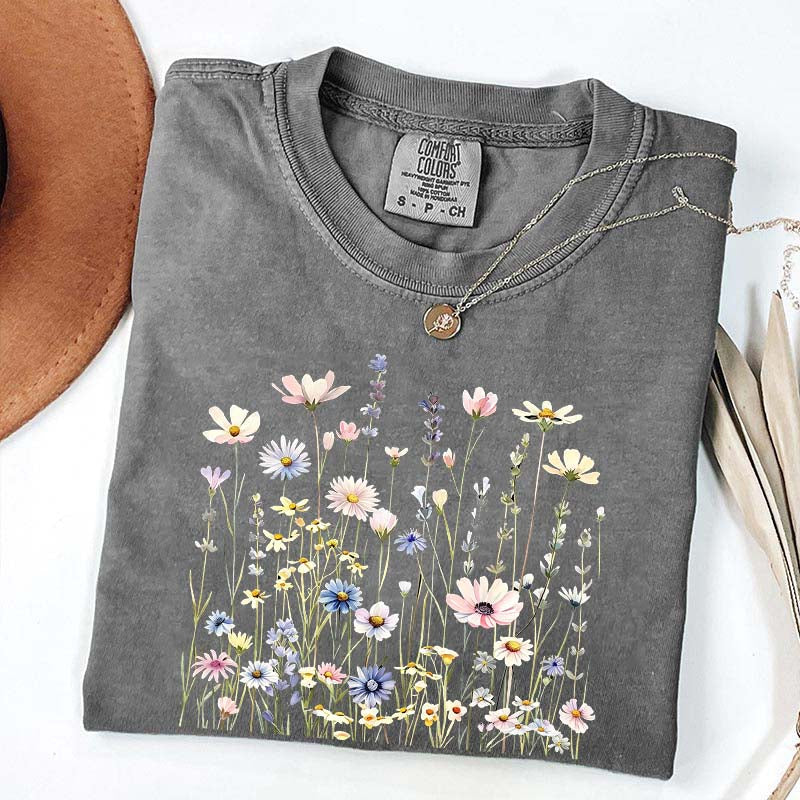 Minimal Floral Nature Inspired Botanical T-Shirt