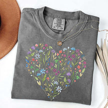 Cute Floral Heart Cottagecore T-Shirt