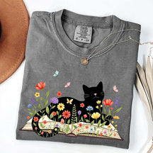 Comfort Colors Cat Booktrovert T-Shirt