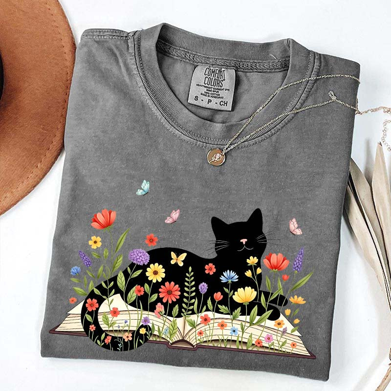 Comfort Colors Cat Booktrovert T-Shirt