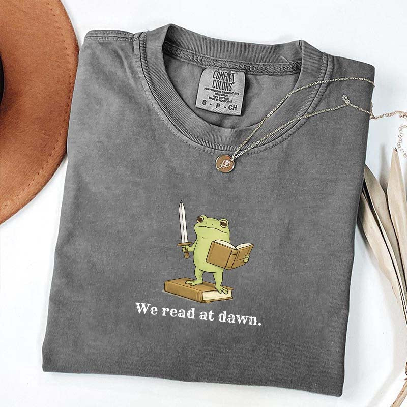 We Read At Dawn Frog Retro T-Shirt
