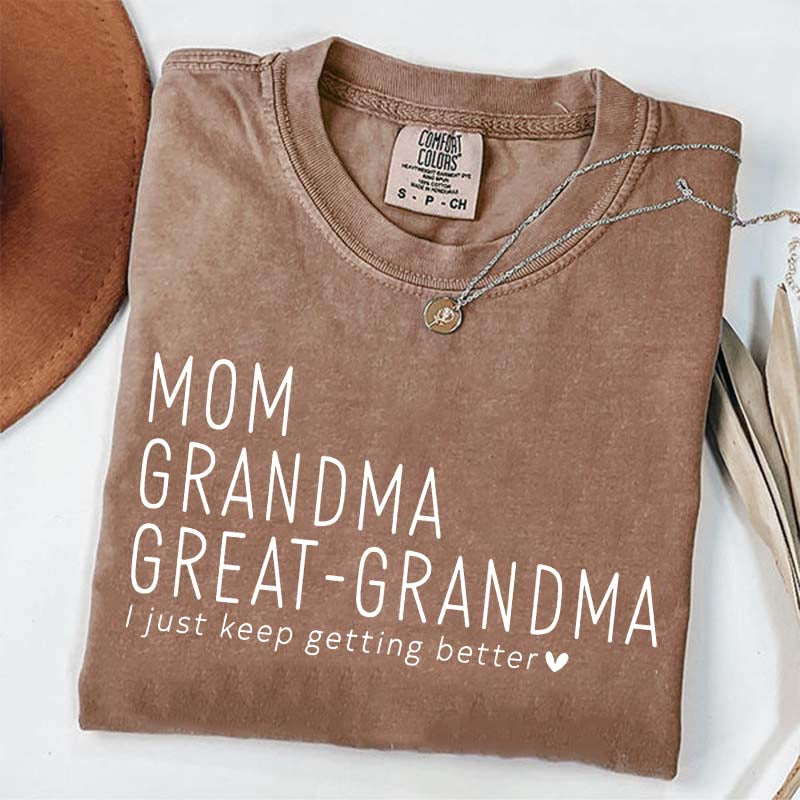 Mom Grandma Great-Grandma Pregnancy Announcement T-Shirt