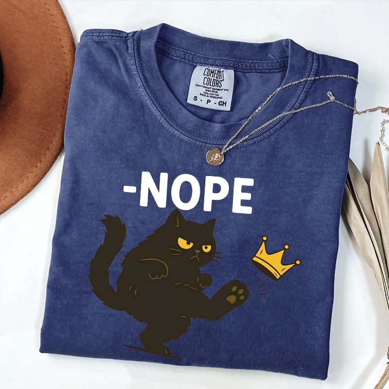 No Kings In USA Black Cat Kicking Crown T-Shirt