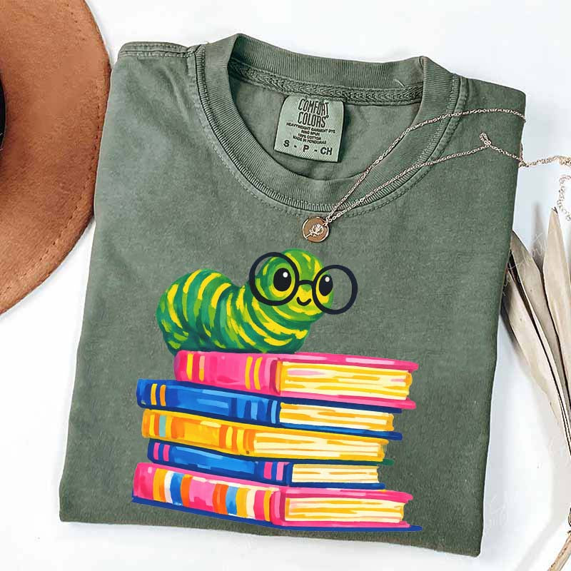 Cute Reading Worm Bookworm Lover T-Shirt