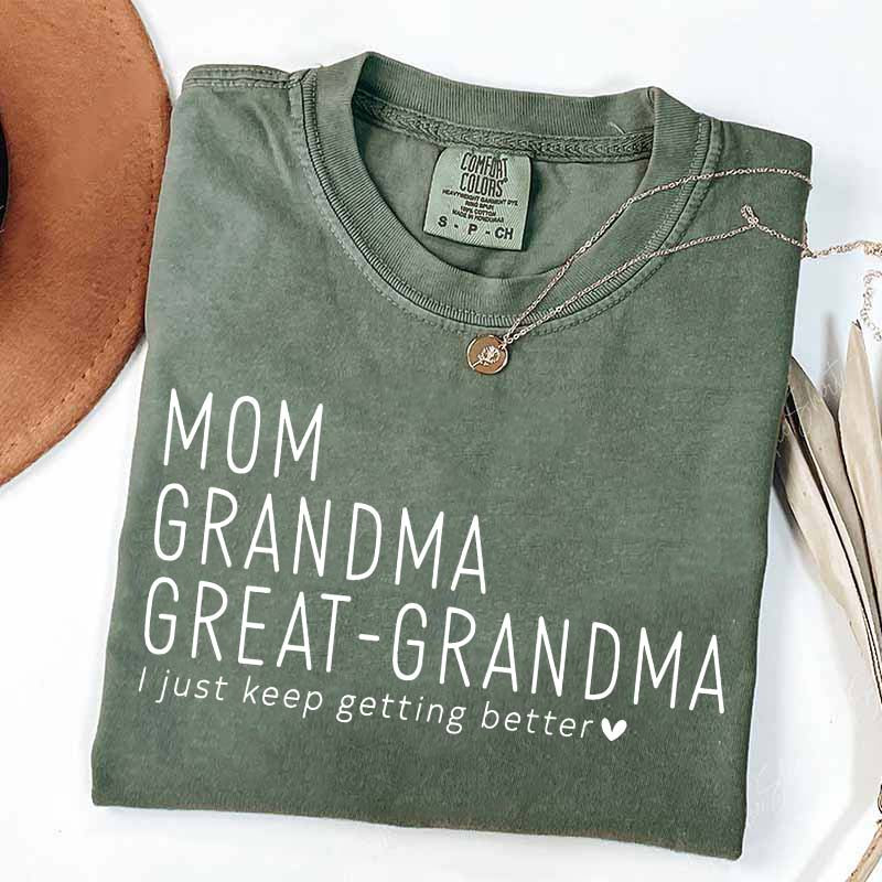 Mom Grandma Great-Grandma Pregnancy Announcement T-Shirt