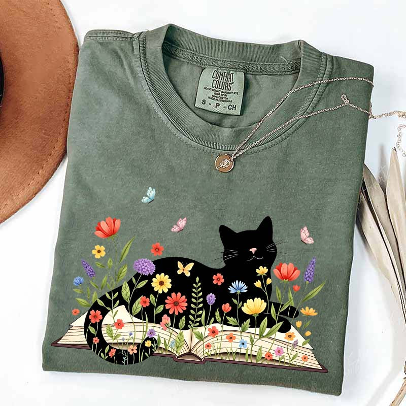 Comfort Colors Cat Booktrovert T-Shirt