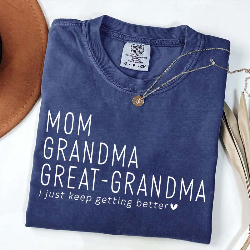 Mom Grandma Great-Grandma Pregnancy Announcement T-Shirt