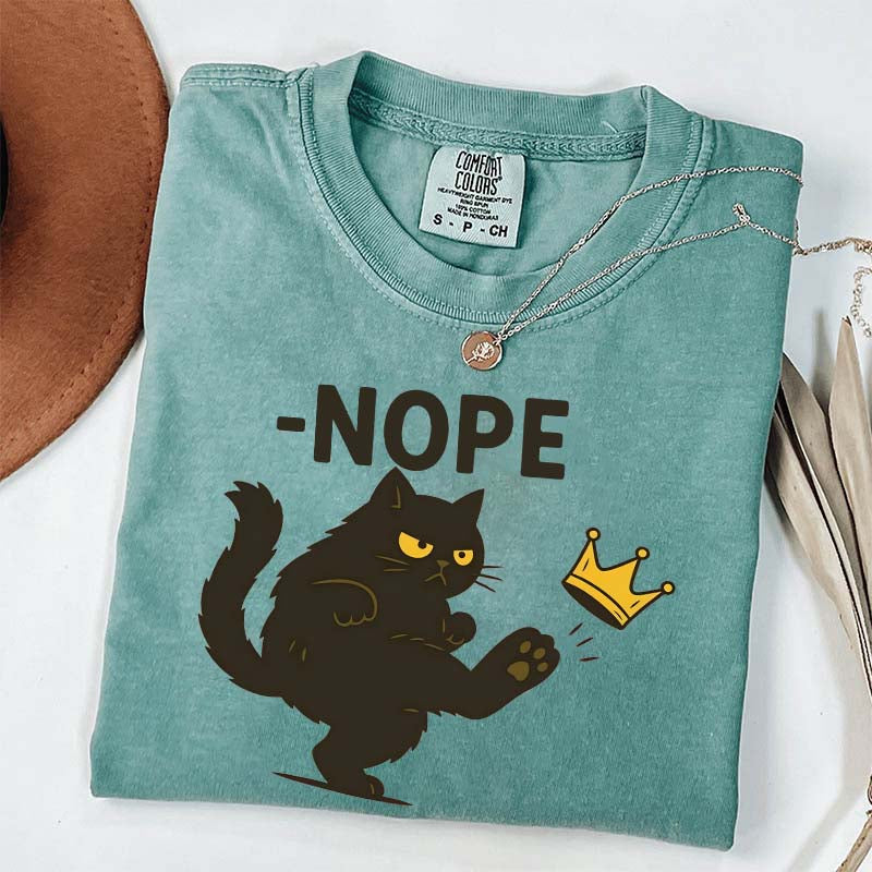 No Kings In USA Black Cat Kicking Crown T-Shirt