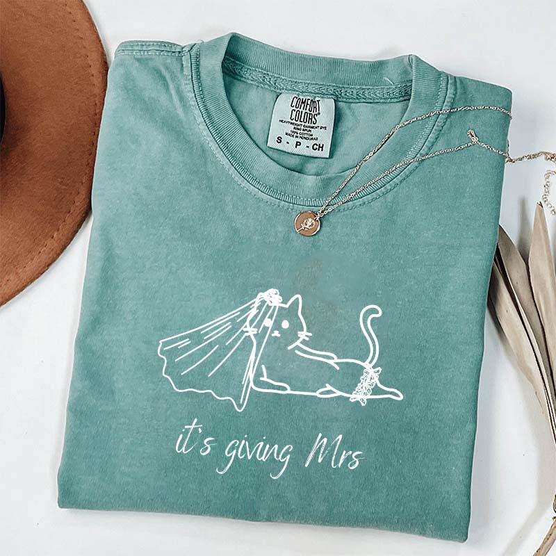 Its Giving Mrs Cat Theme T-Shirt