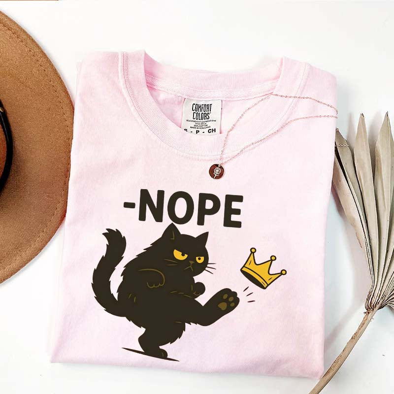 No Kings In USA Black Cat Kicking Crown T-Shirt