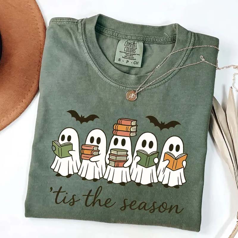 Сute Ghosts Reading Books T-Shirt