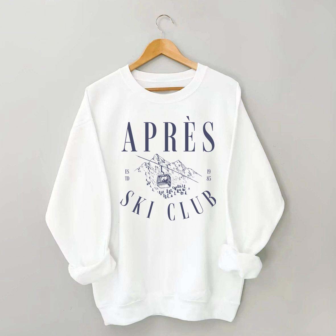 Apres-Ski Club Vintage Retro Style Skiing Sweatshirt