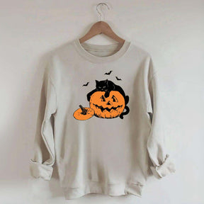 Vintage Black Cat Halloween Pumpkin Sweatshirt