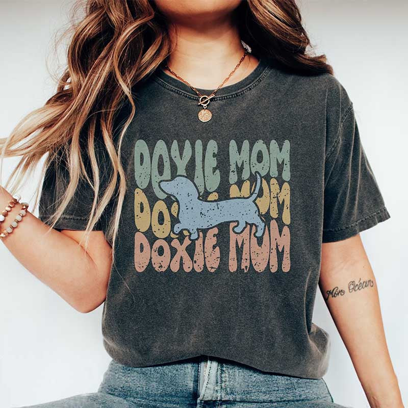 Dachshund Comfort Colors Doxie Mama T-Shirt