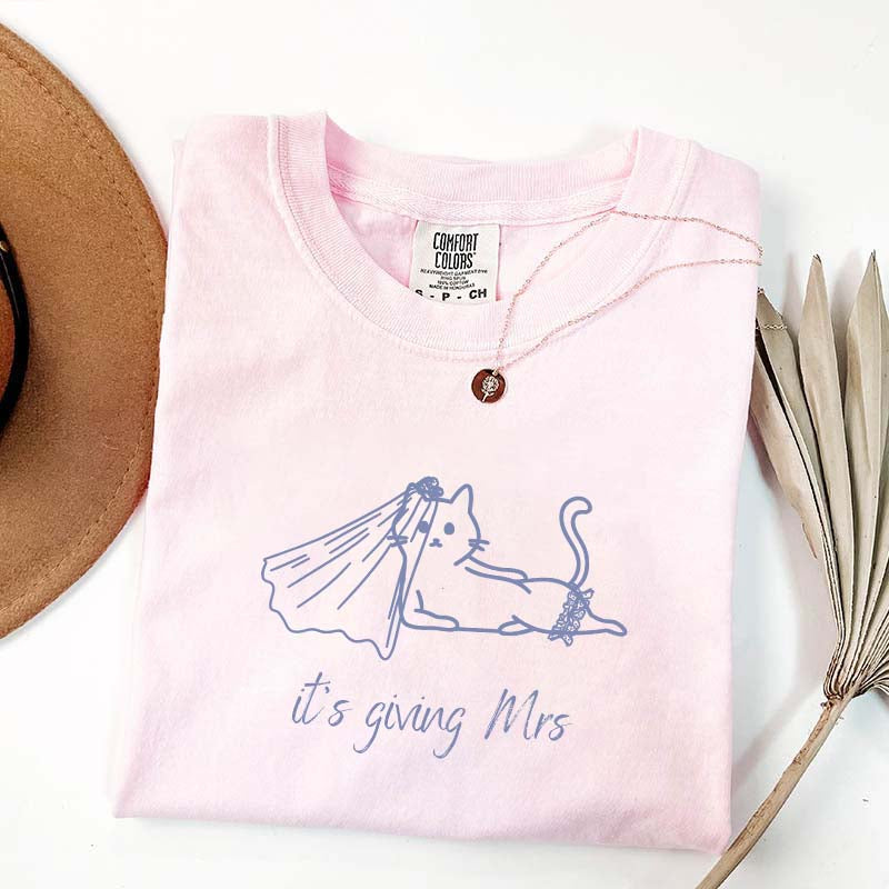 Its Giving Mrs Cat Theme T-Shirt