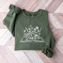Retro Wildflowers Book Lover Minimalist Sweatshirt