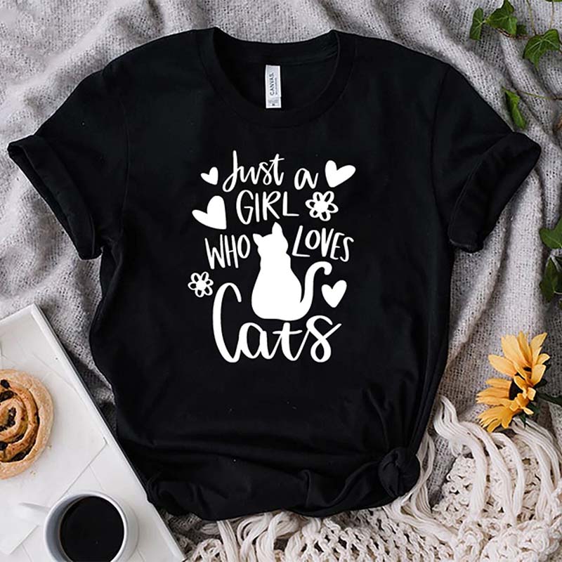 Just A Girl Who Loves Cats T-Shirt