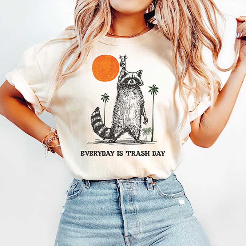 Everyday Is Trash Day Raccoon Meme Cool T-Shirt