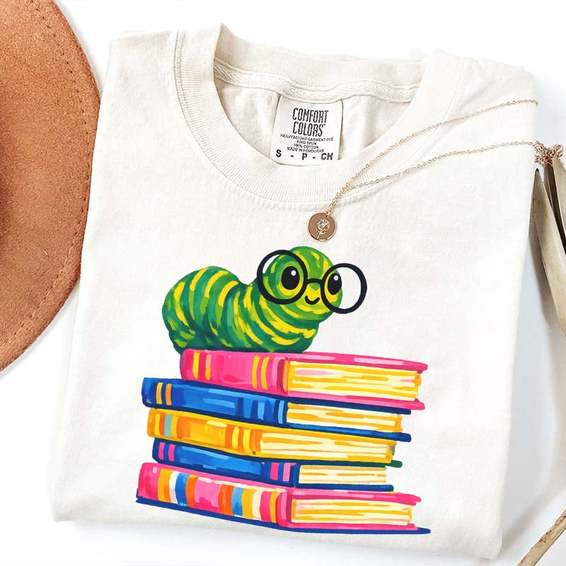 Cute Reading Worm Bookworm Lover T-Shirt