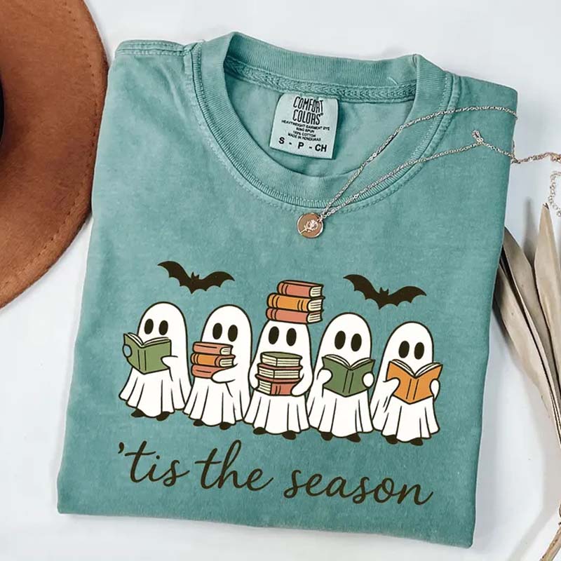 Сute Ghosts Reading Books T-Shirt