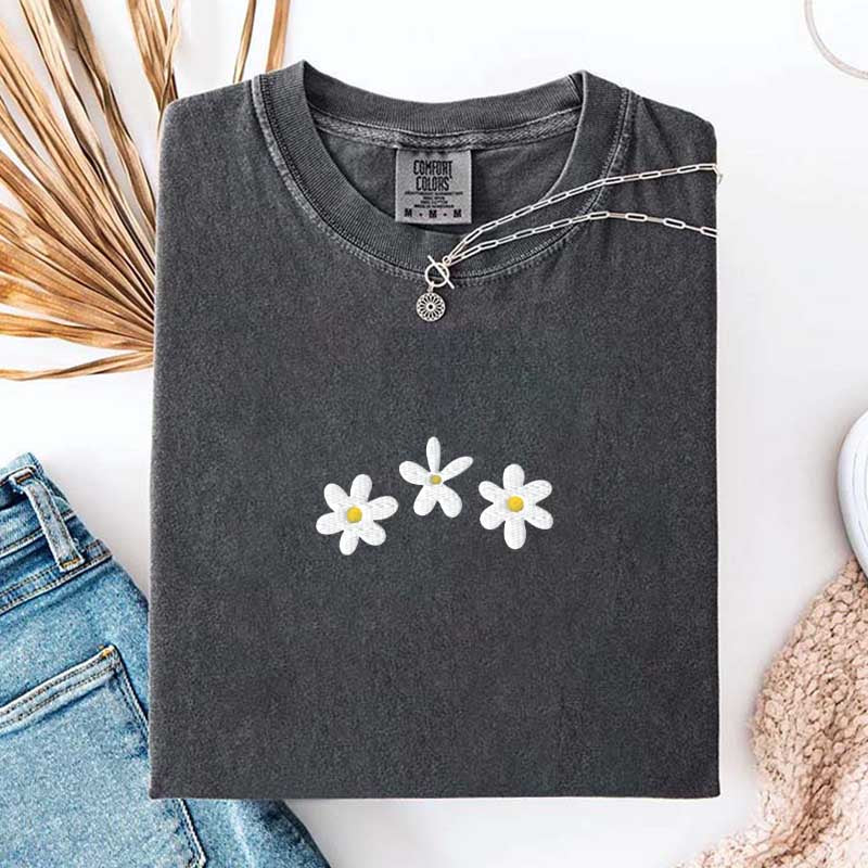 Daisy Flower Minimalist T-Shirt