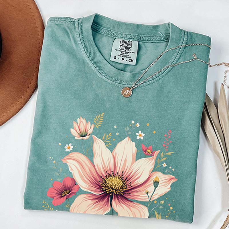 Boho Cottagecore Vintage Wildflowers Gardener T-Shirt