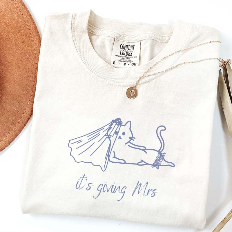 Its Giving Mrs Cat Theme T-Shirt