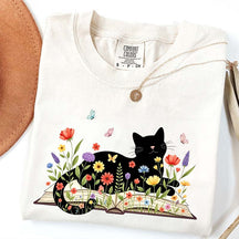 Comfort Colors Cat Booktrovert T-Shirt