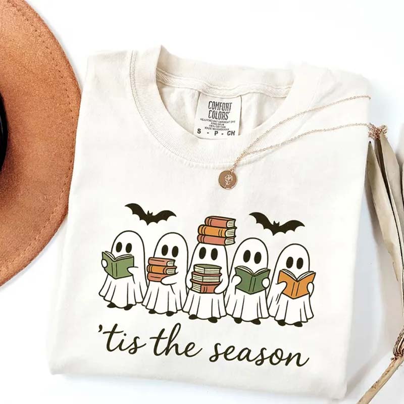 Сute Ghosts Reading Books T-Shirt