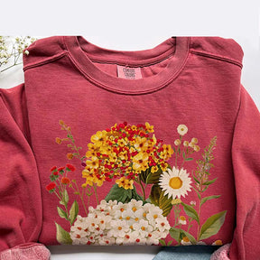 Hydrangeas Daisies Vintage Pressed Flowers Sweatshirt