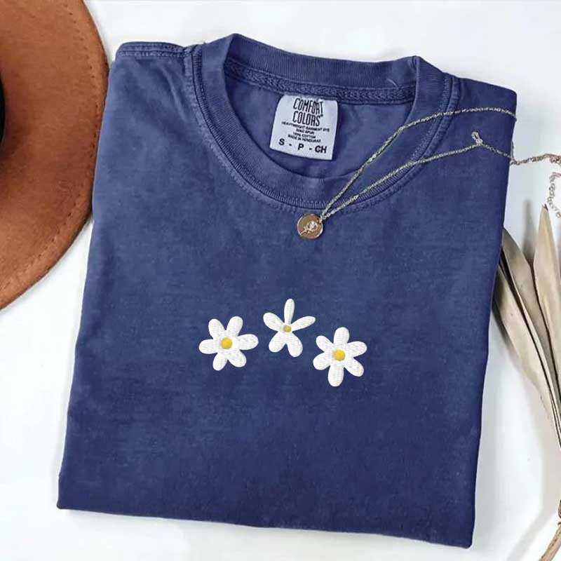 Daisy Flower Minimalist T-Shirt