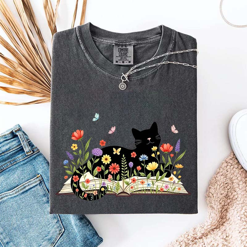 Comfort Colors Cat Booktrovert T-Shirt