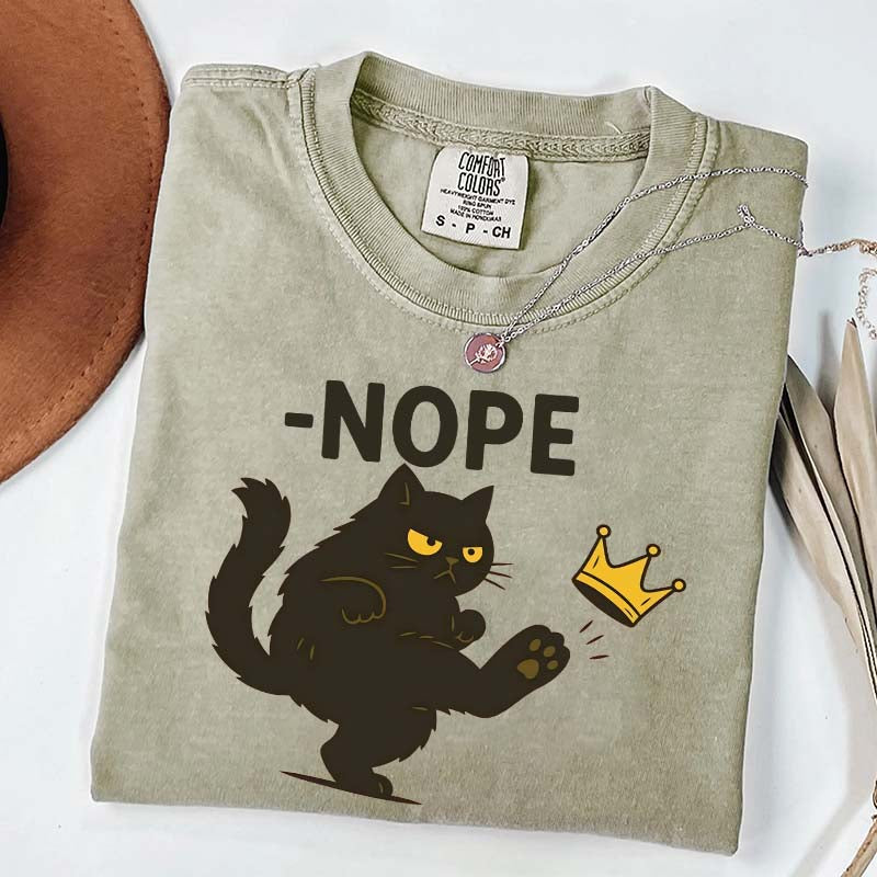No Kings In USA Black Cat Kicking Crown T-Shirt