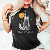 Everyday Is Trash Day Raccoon Meme Cool T-Shirt