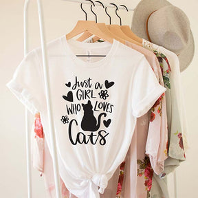Just A Girl Who Loves Cats T-Shirt