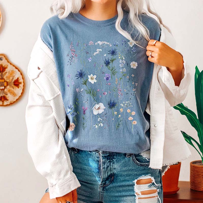 Botanical WildFlowers Thistles Aesthetic T-Shirt