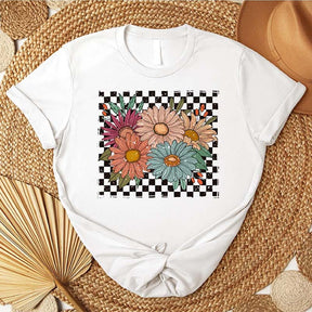 Retro Checkered Flowers Cute T-Shirt